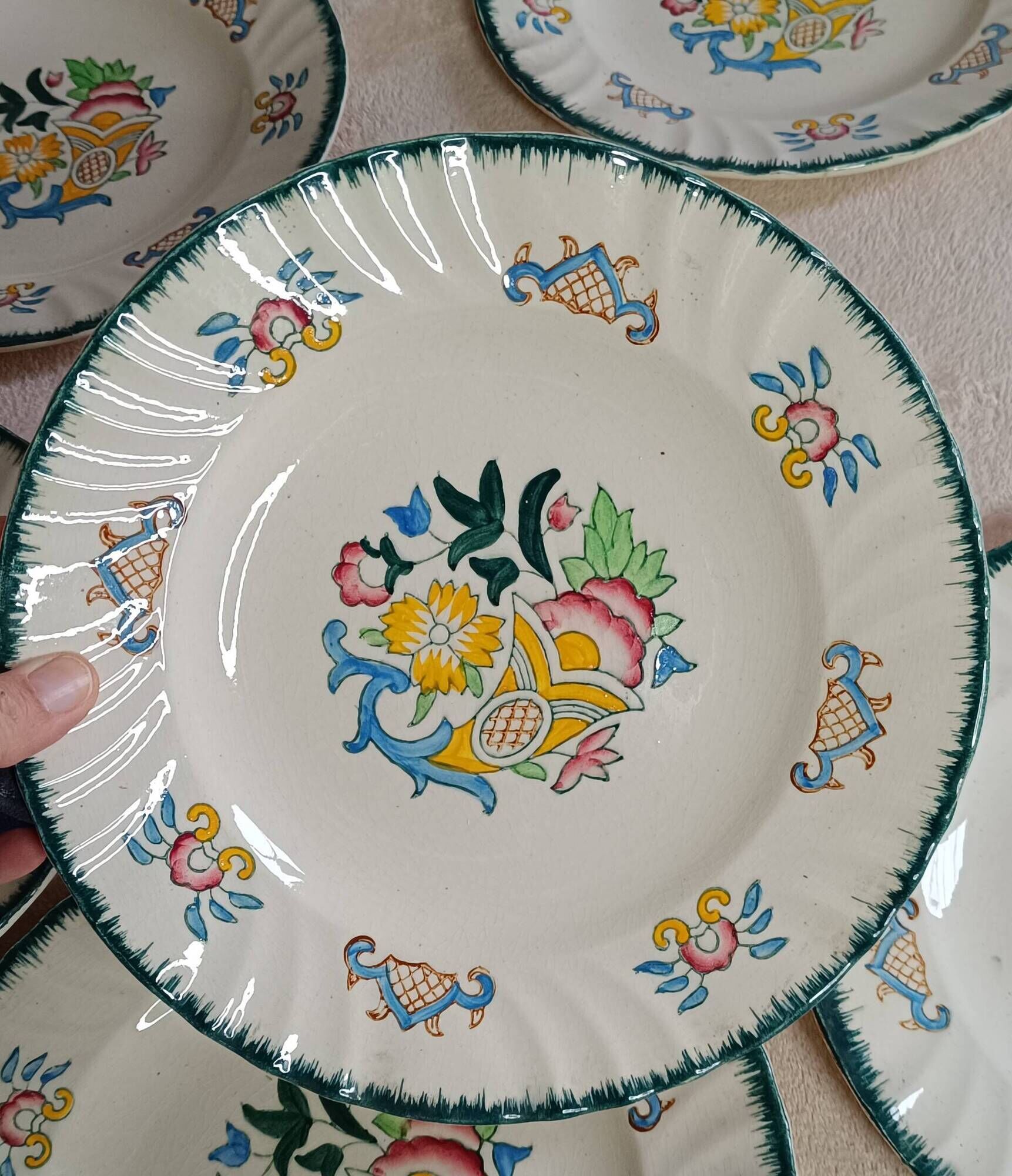 Set of 6 large flat plates Longwy Vieux Rouen vintage