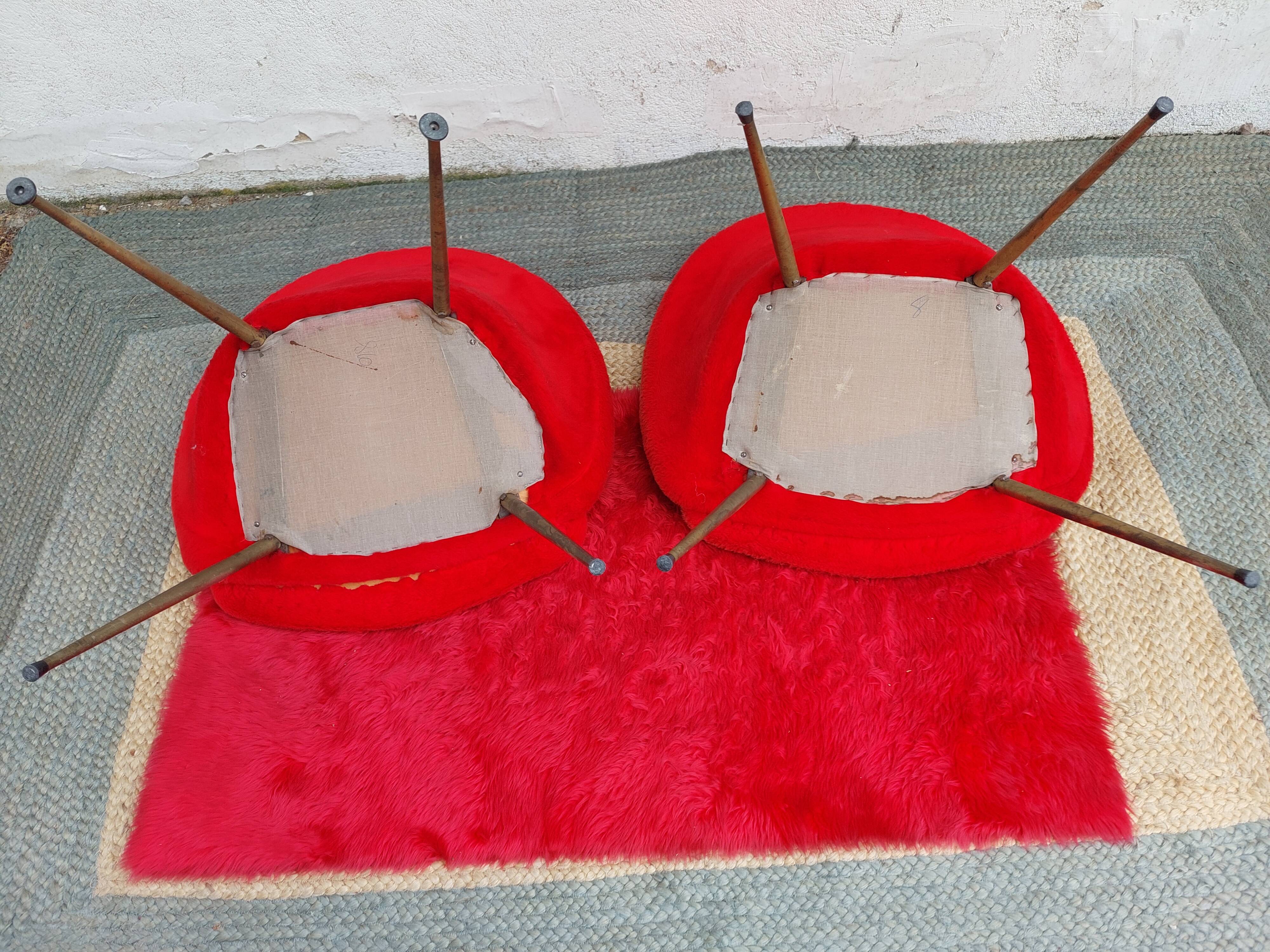 pair of vintage armchairs (red fur)