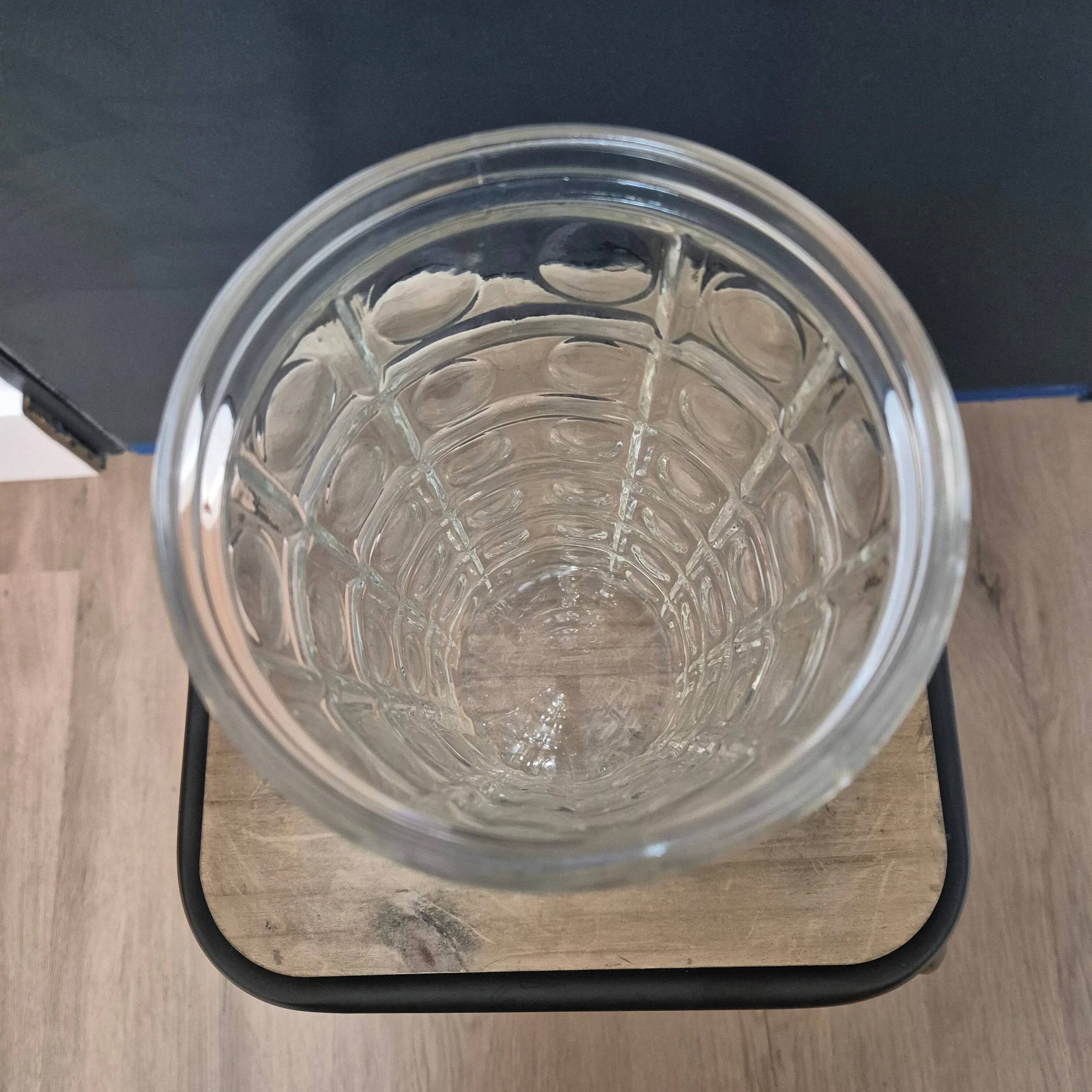 Glass vase