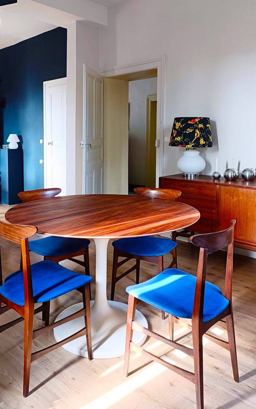 Italian teak chairs from the 1960s in blue.