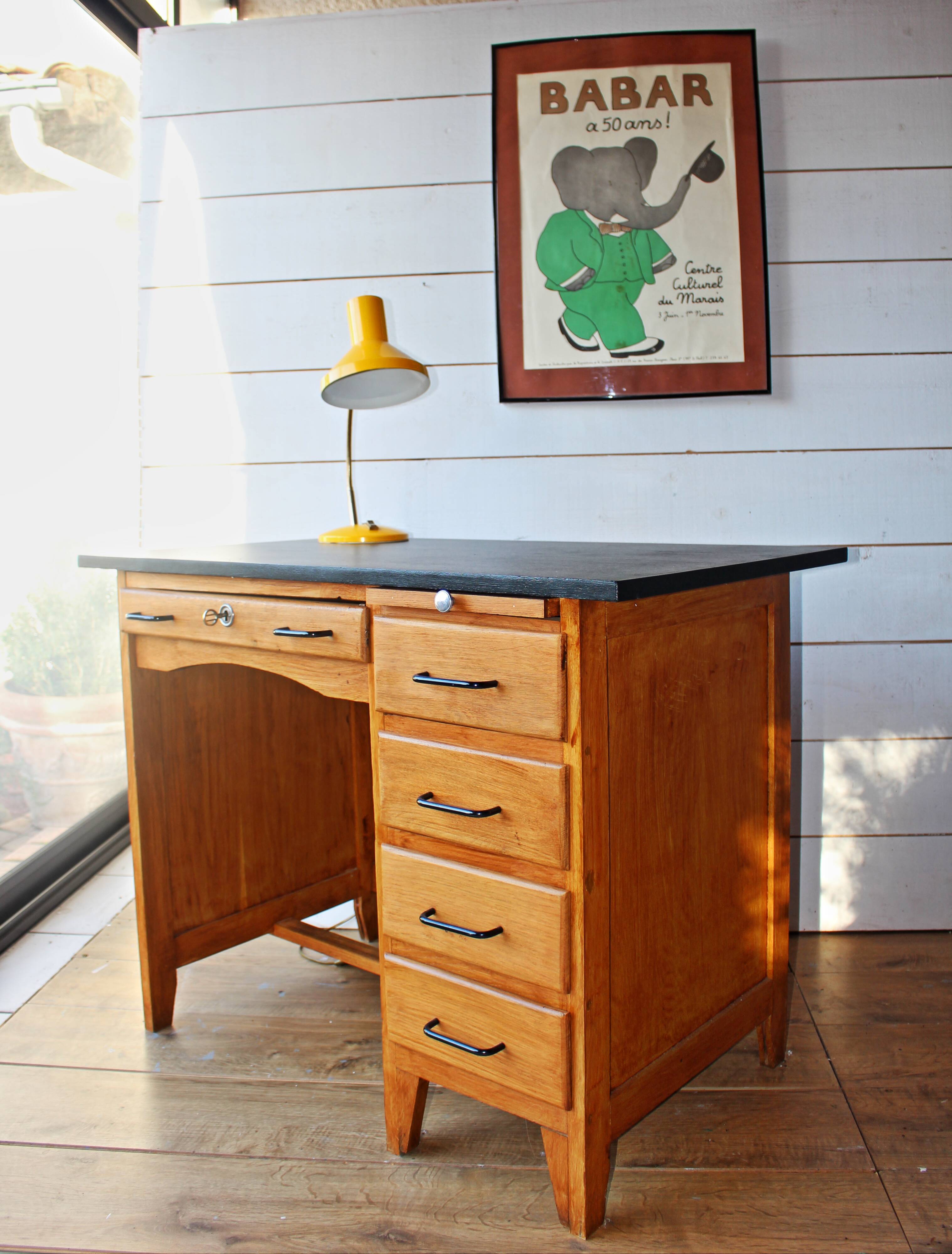 Bureau à caisson années 60.