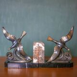 Pair of art deco seagull bookends in regulates and marble, bookcase, desk