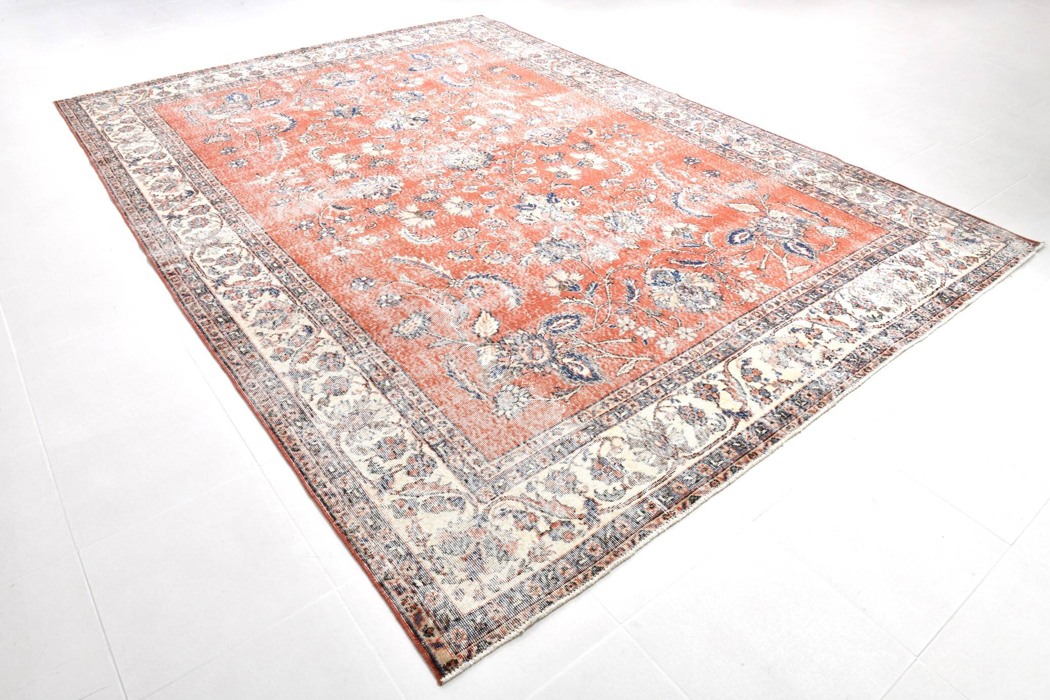 All-Over Floral Classic Red & Blue Turkish Rug, 260x366Cm