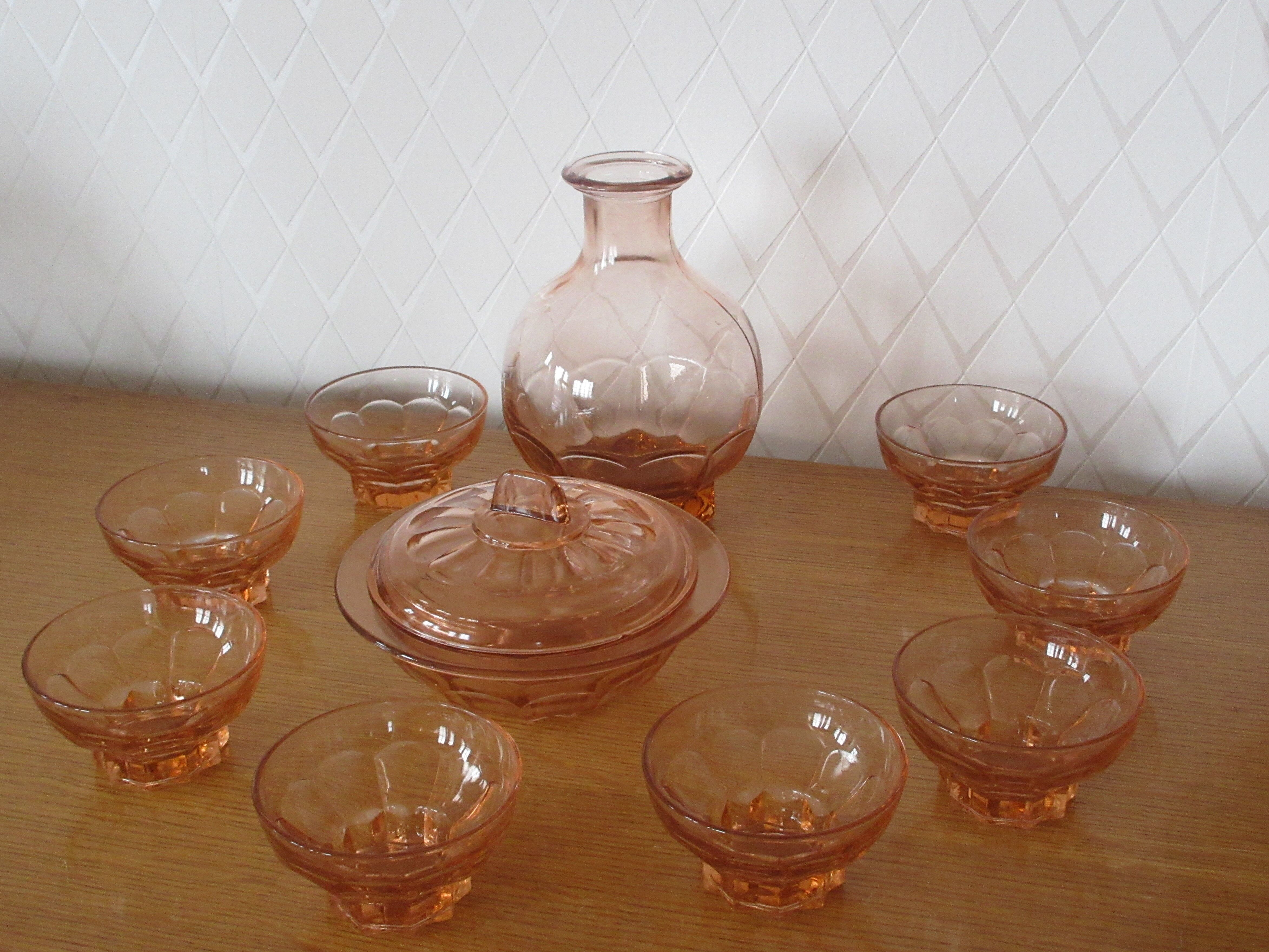 Set of 8 pink flared glasses and carafe