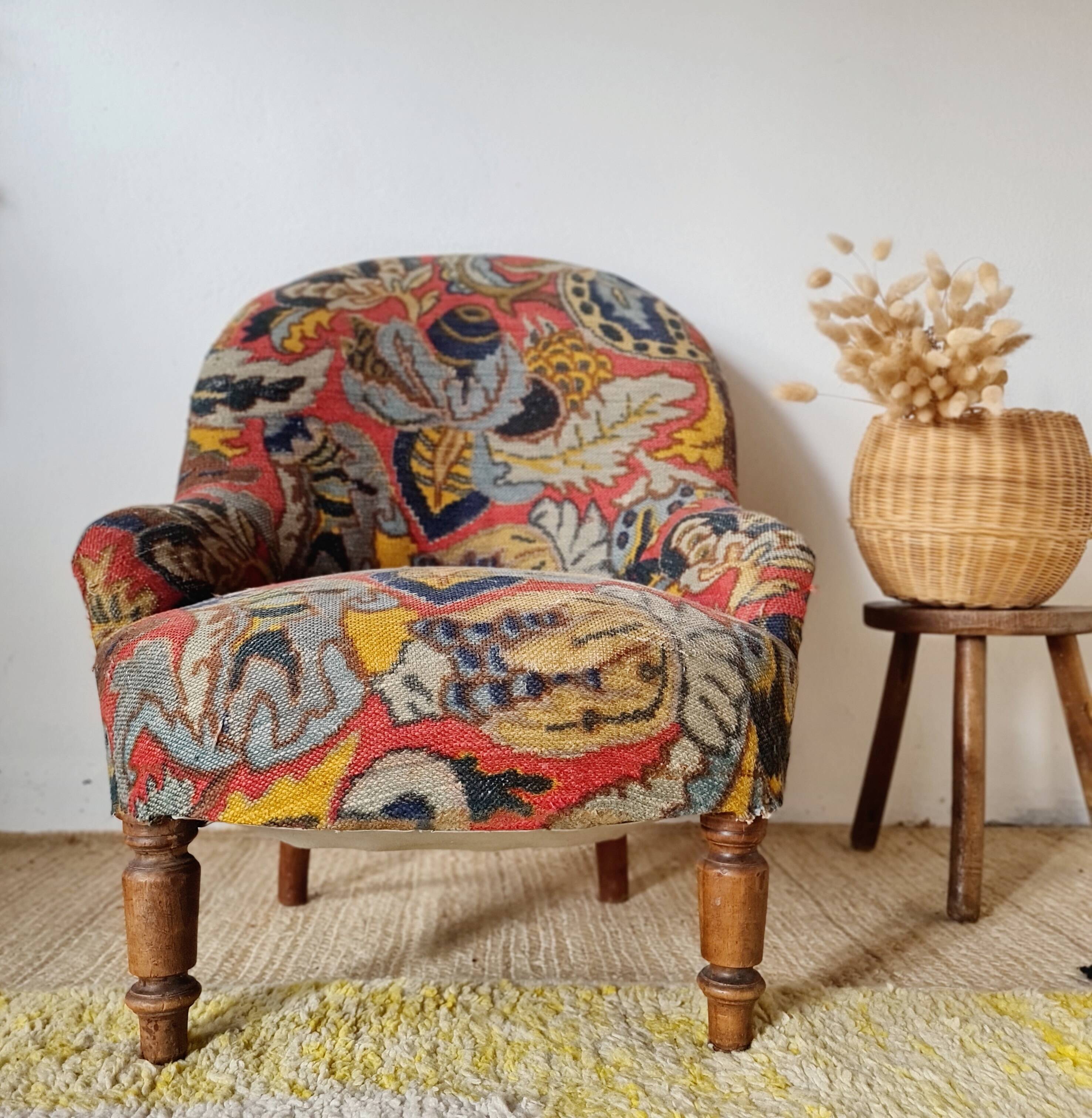 Small "madame" toad chair, vintage, upholstered in multicoloured floral fabric.