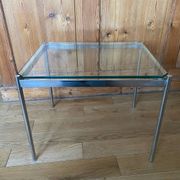 Table d’appoint année 60