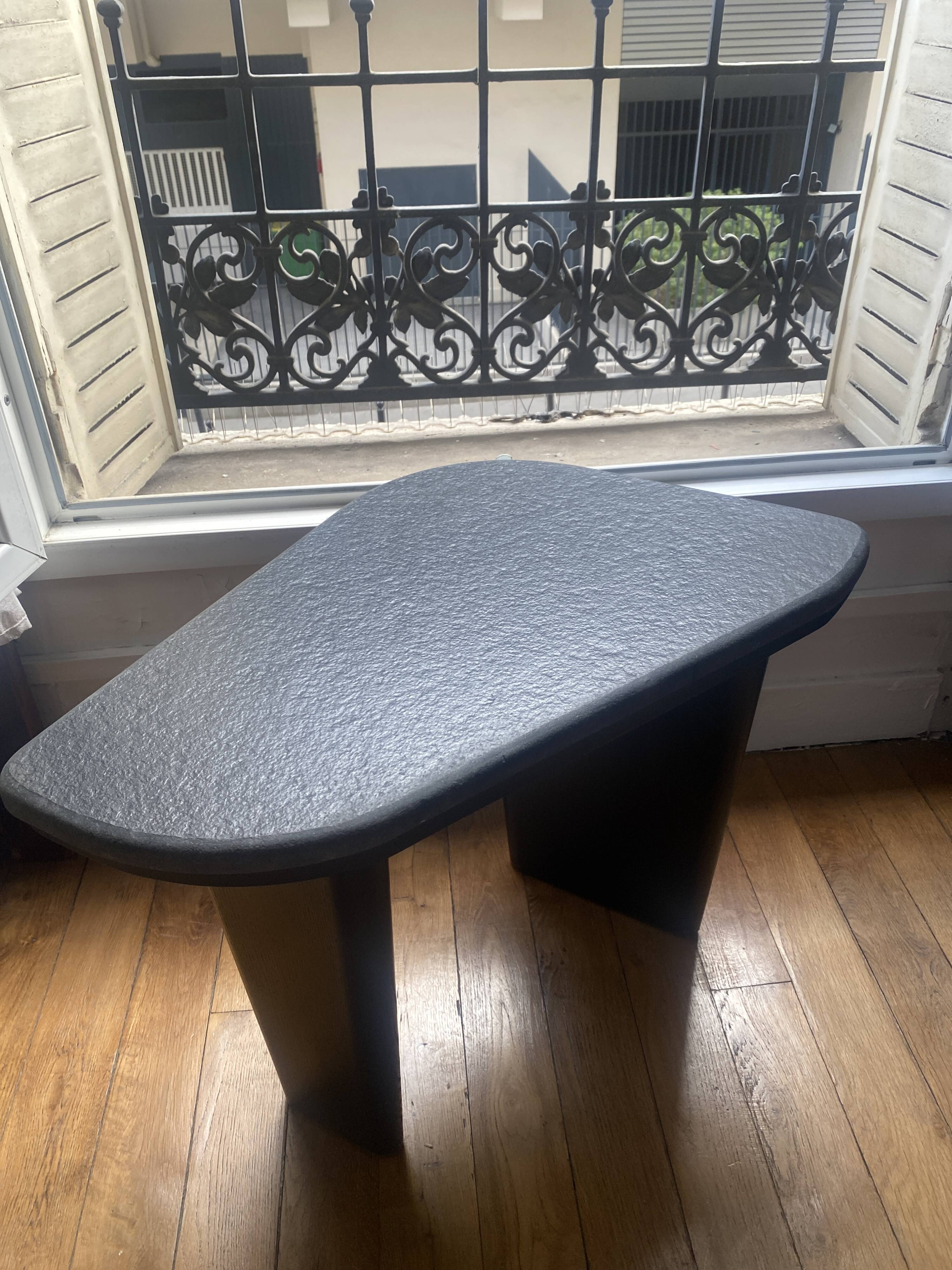 Coffee table / Bedside table