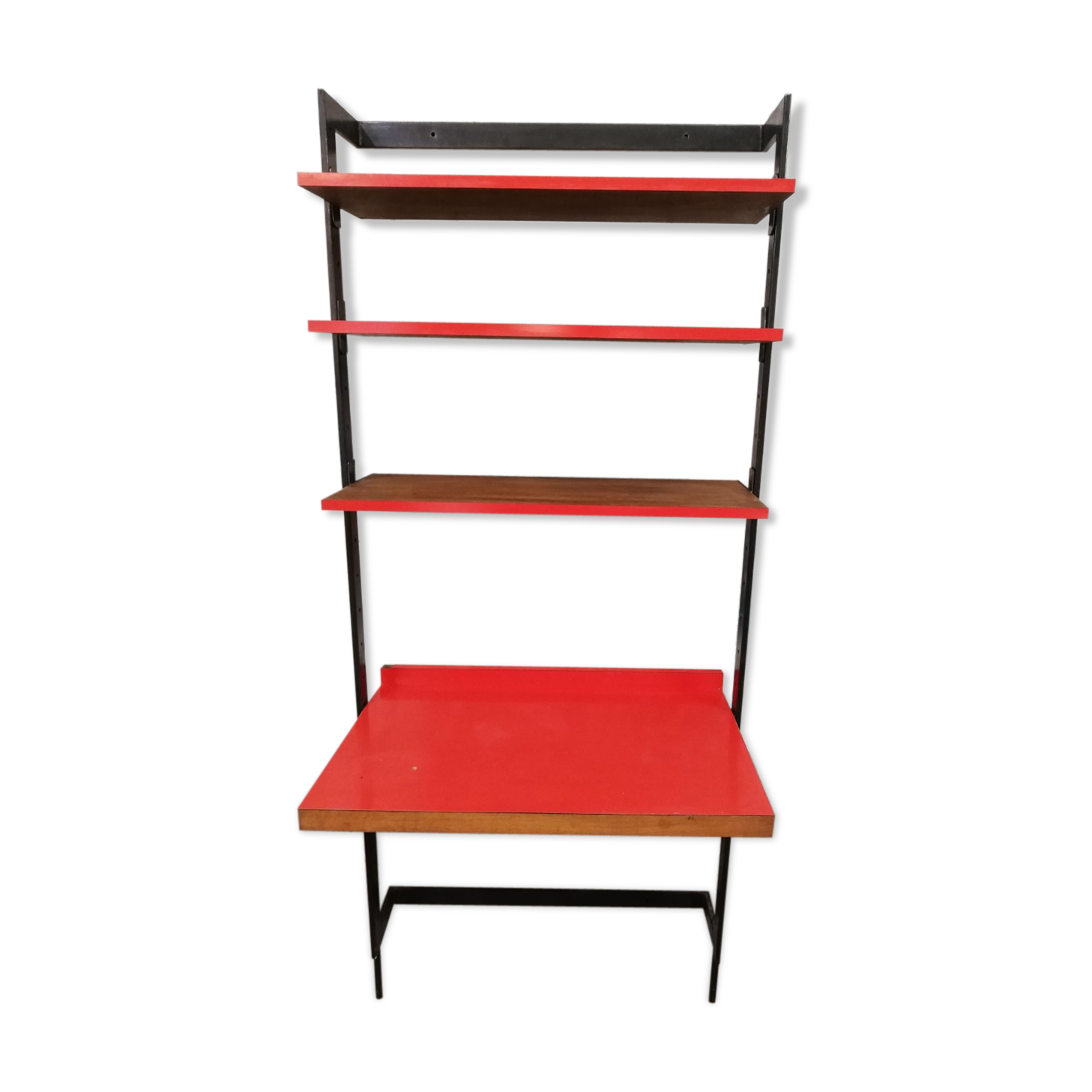 Office module with 50s shelves