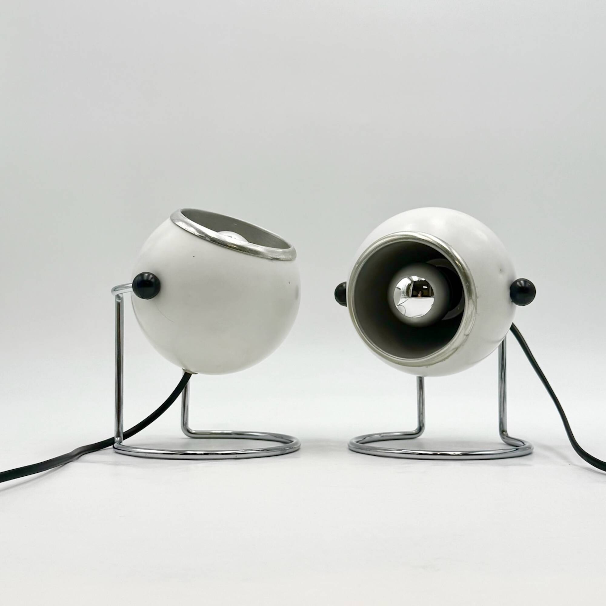 Pair of Rare Targetti Eyeball Lamps in White and Chrome, Italy, 1970s