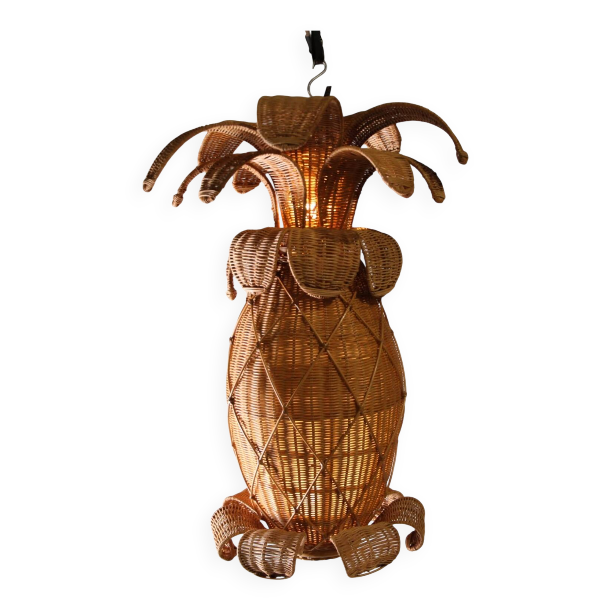 Wicker "pineapple" pendant