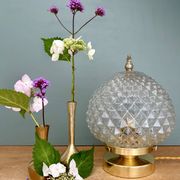 Lampe à poser globe vintage en verre moulé pointes de diamant