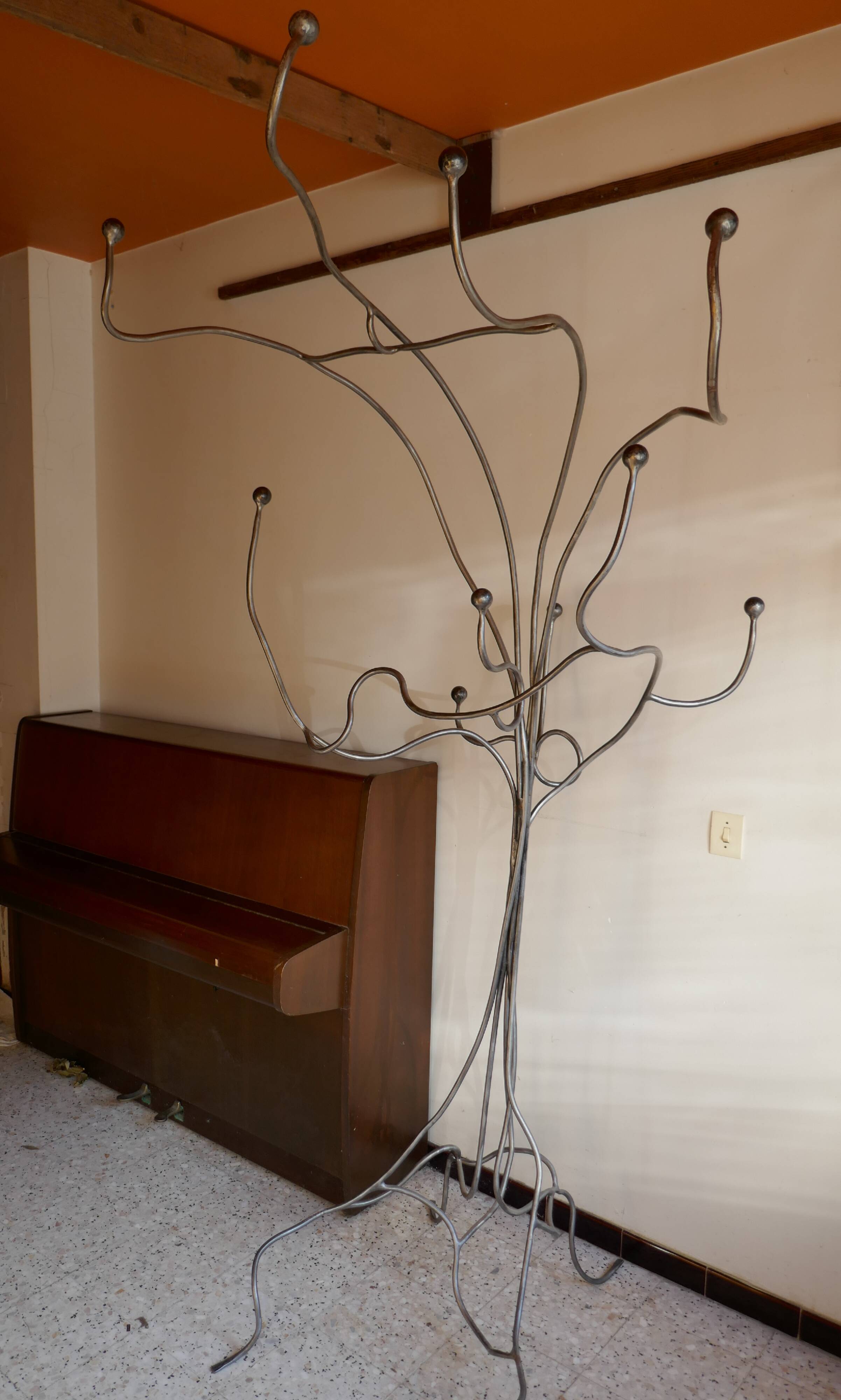 Hat stand – wrought iron art sculpture