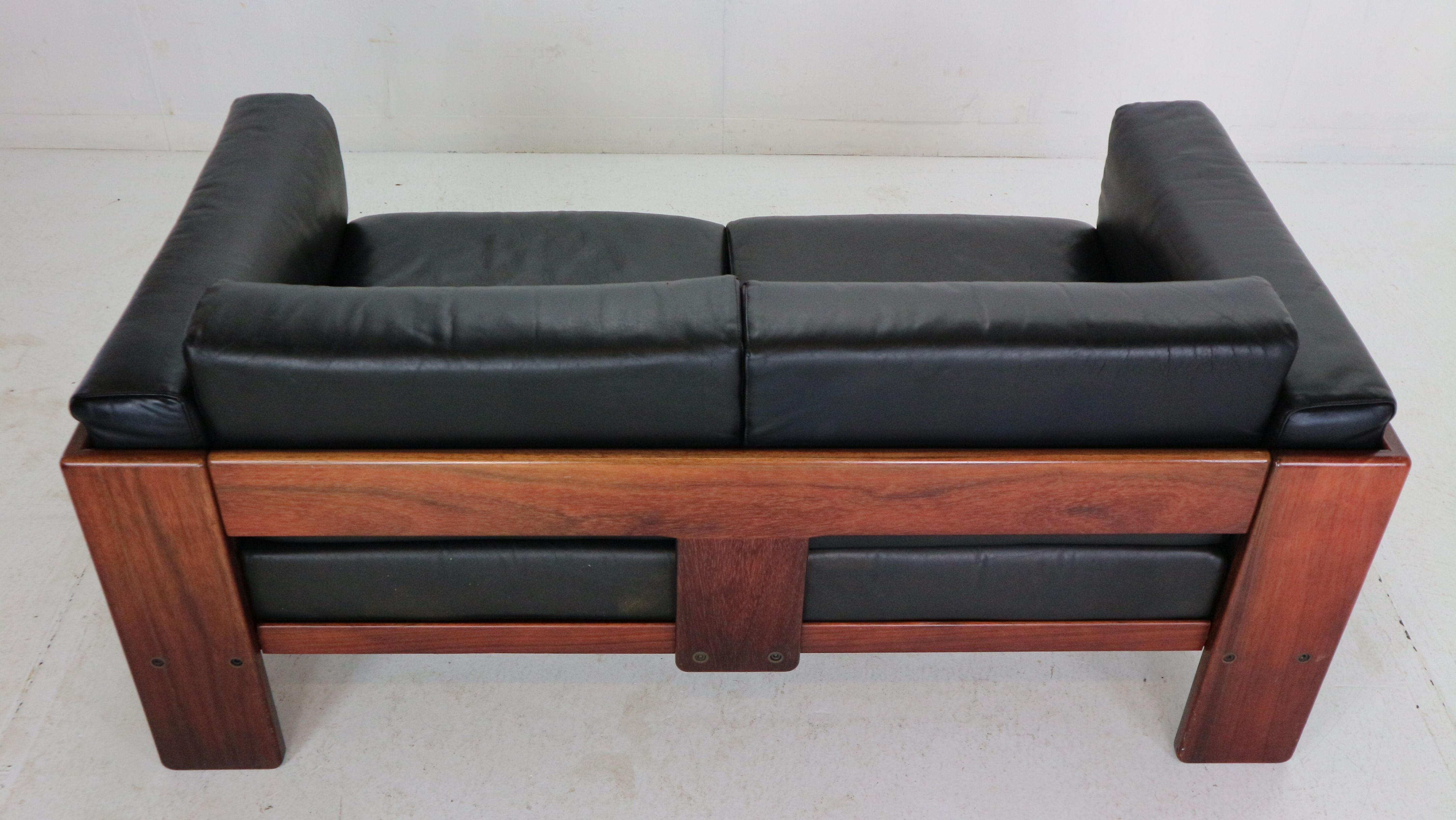Tobia Scarpa black leather "Bastiano" 2-seater sofa for Knoll, 1960s, Italy