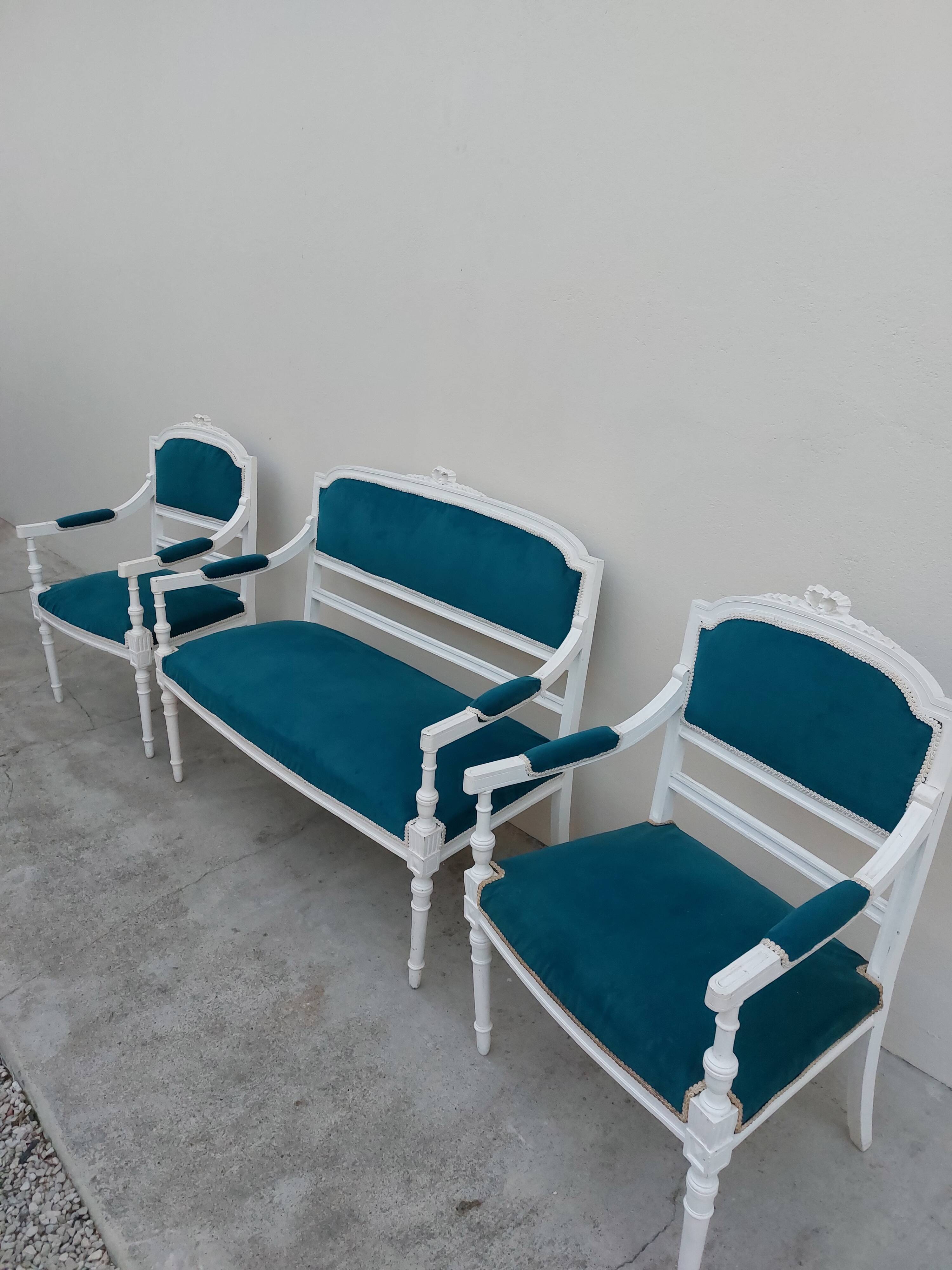 Louis XVI style living room set with bench and 2 armchairs