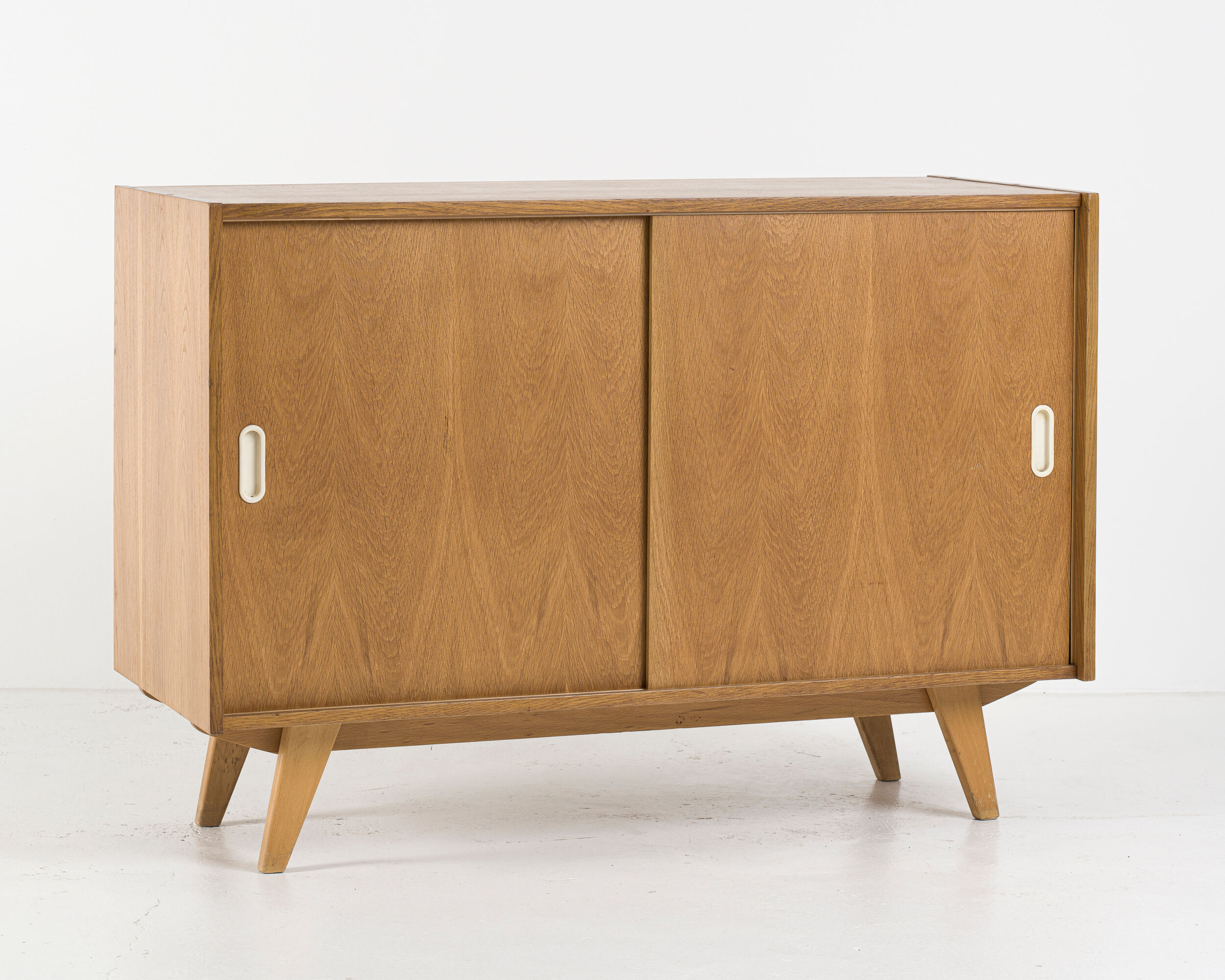 U-452 sideboard by Jiří Jiroutek for Interier Praha, 1960