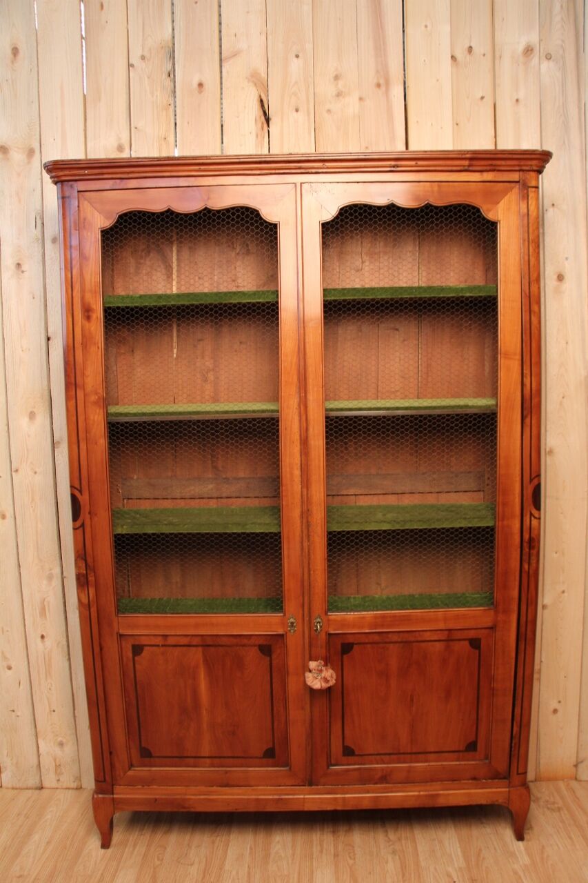 Bibliothèque grillagé en merisier XlXeme