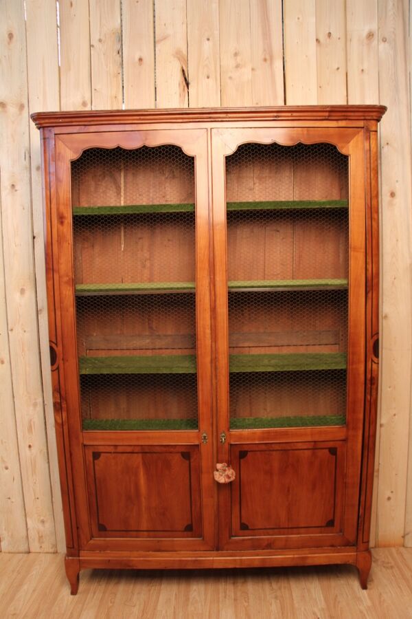 Bibliothèque grillagé en merisier XlXeme