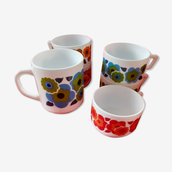 5 tasses et un mug des années 70