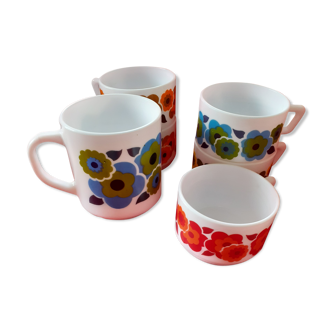 5 tasses et un mug des années 70