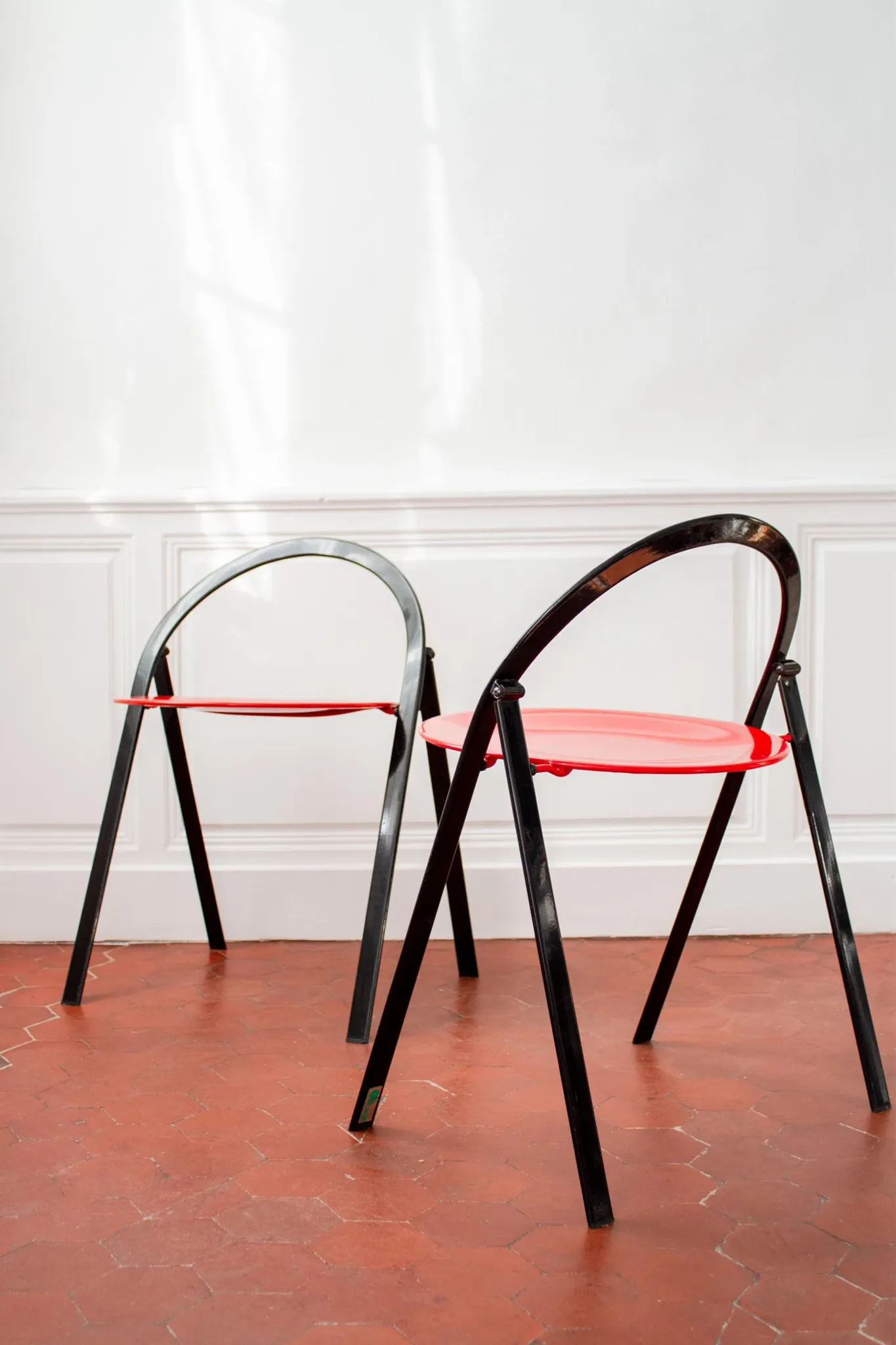 Vintage Clio chairs by Giorgio Cattelan for Cidue, black metal and wood.