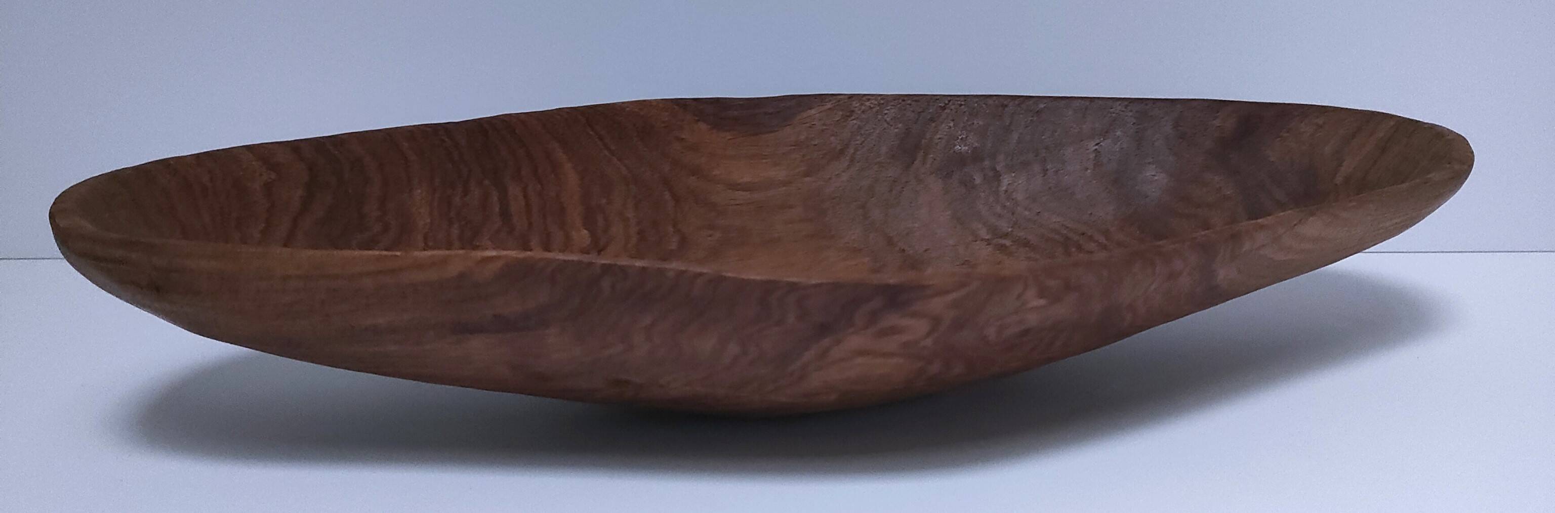 Oblong cut solid wood carved monoxyl