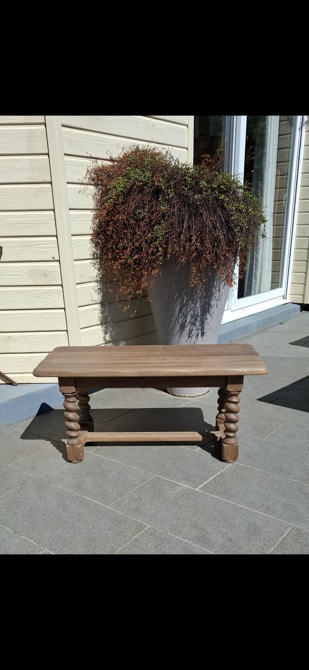 Table basse aérogommé Louis XIII