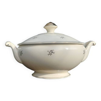 A porcelain soup tureen from the Villeroy and Boch mettlach ivory/gold colored earthenware 1930s/50s