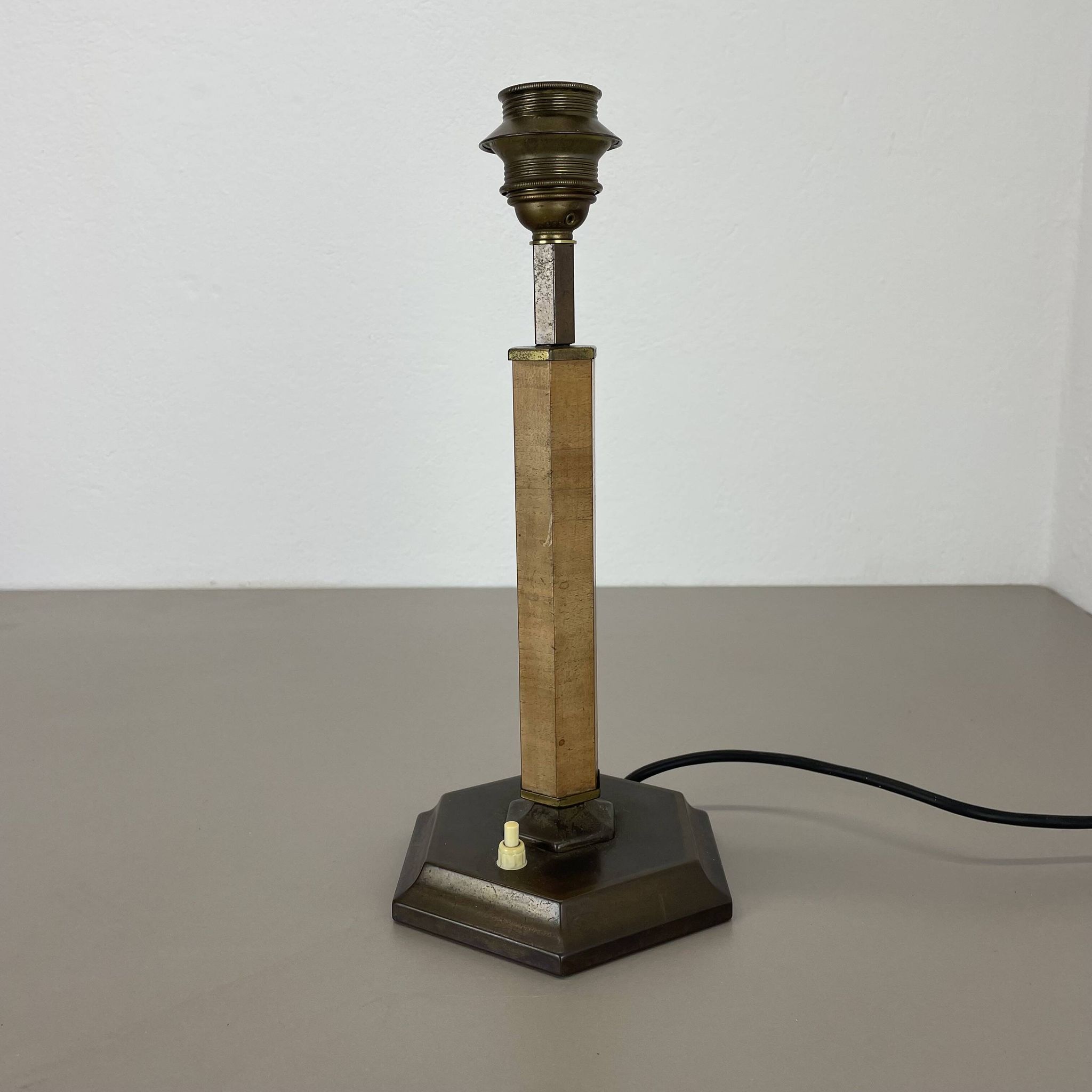 lampe de table Art déco unique en laiton et bois, Allemagne années 1930