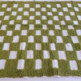 Green checkered rug - 288 x 184 cm