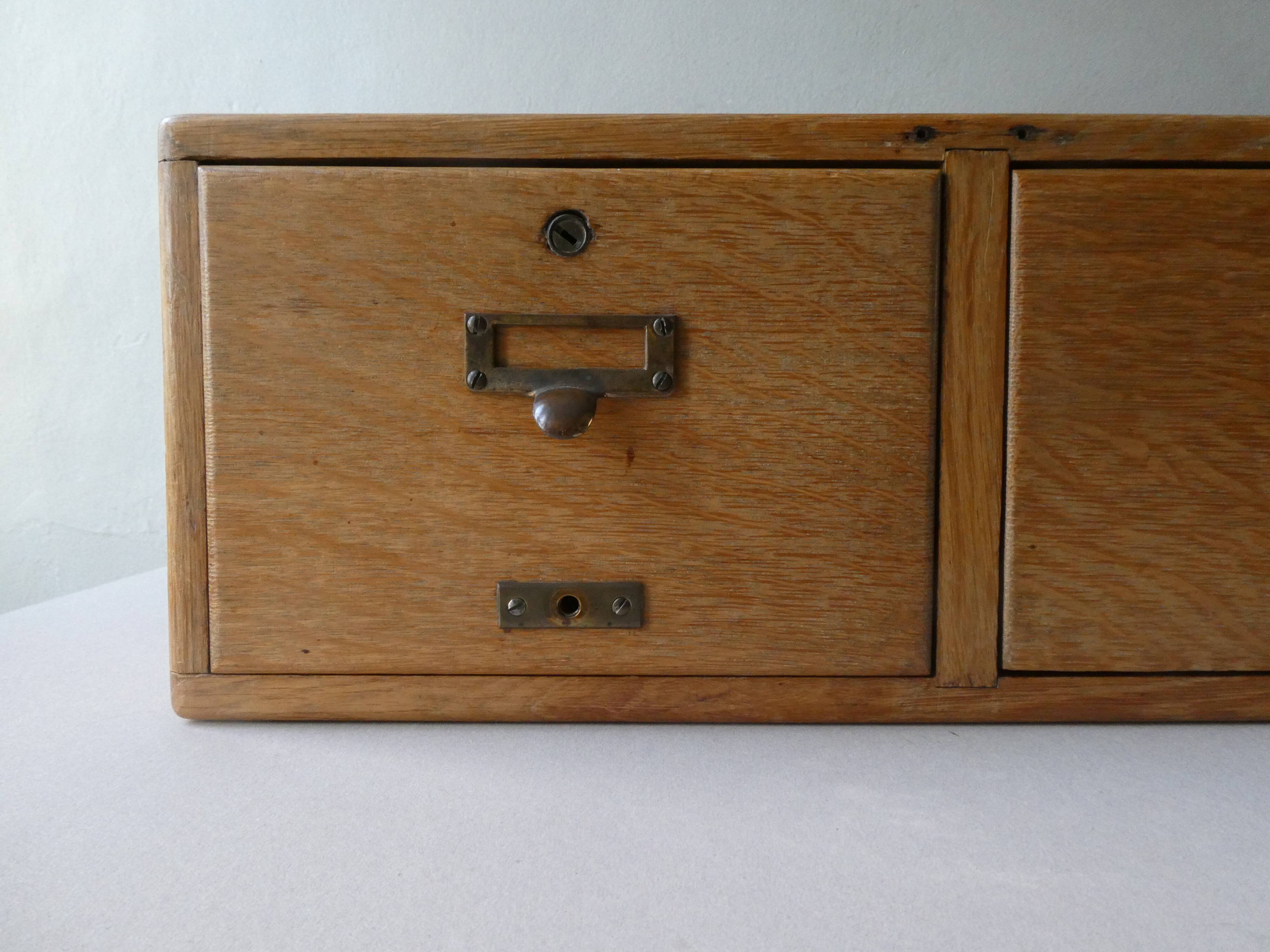 Office furniture, solid wood lockers