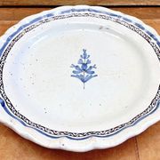 Old semi-hollow round dish XVIII Forges les eaux Rouen cul noir