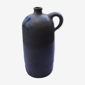 Glazed stoneware pot