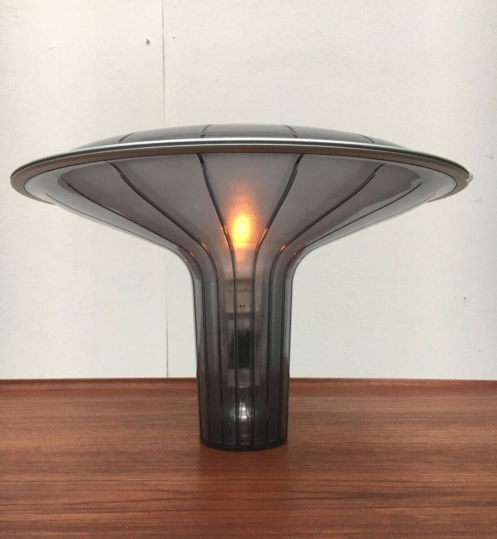 Contemporary Italian table lamp model Agaricon D36 by Ross Lovegrove for Luceplan.