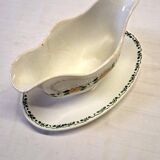 Very pretty gravy boat from Villeroy & Boch in good condition