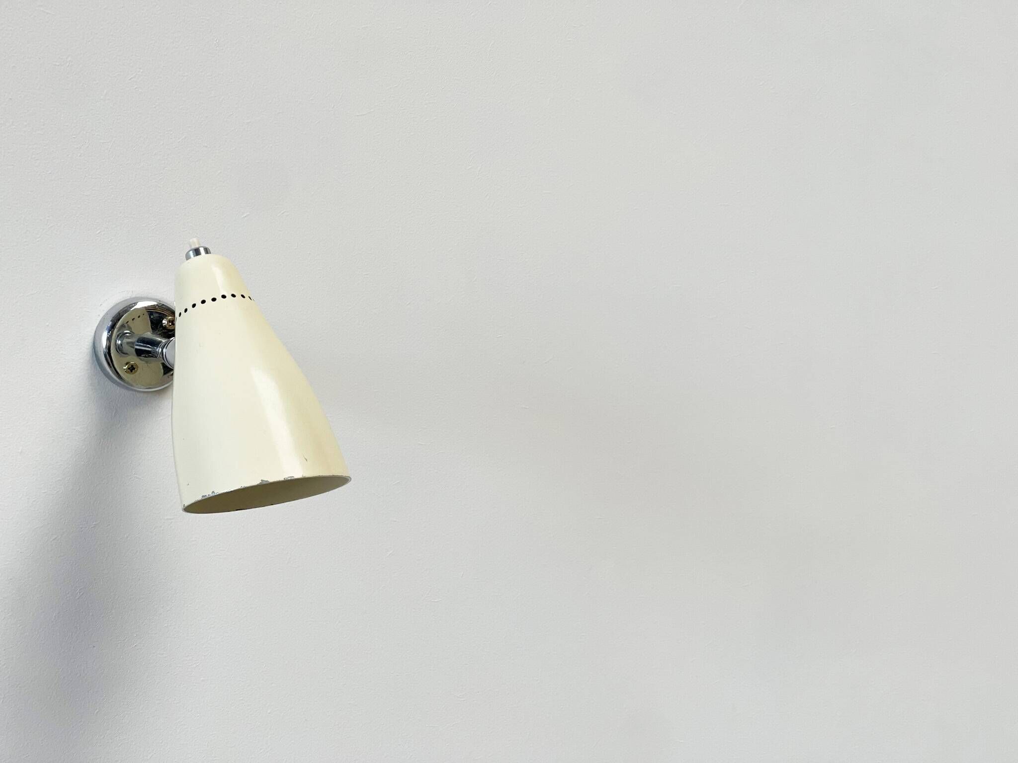 Giuseppe Ostuni chrome white wall lamp