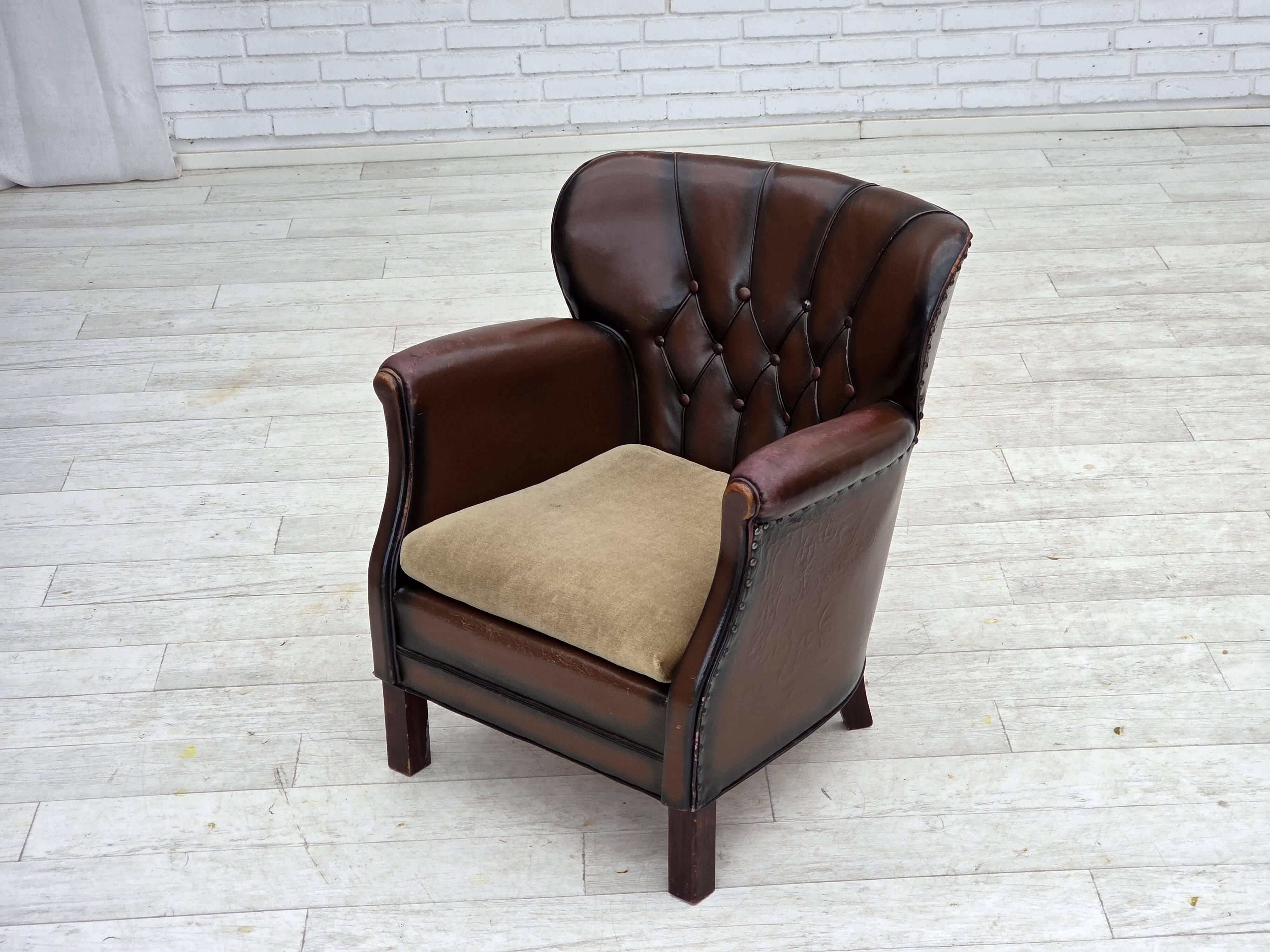 Fauteuil danois des années 1930, cuir marron, velours.