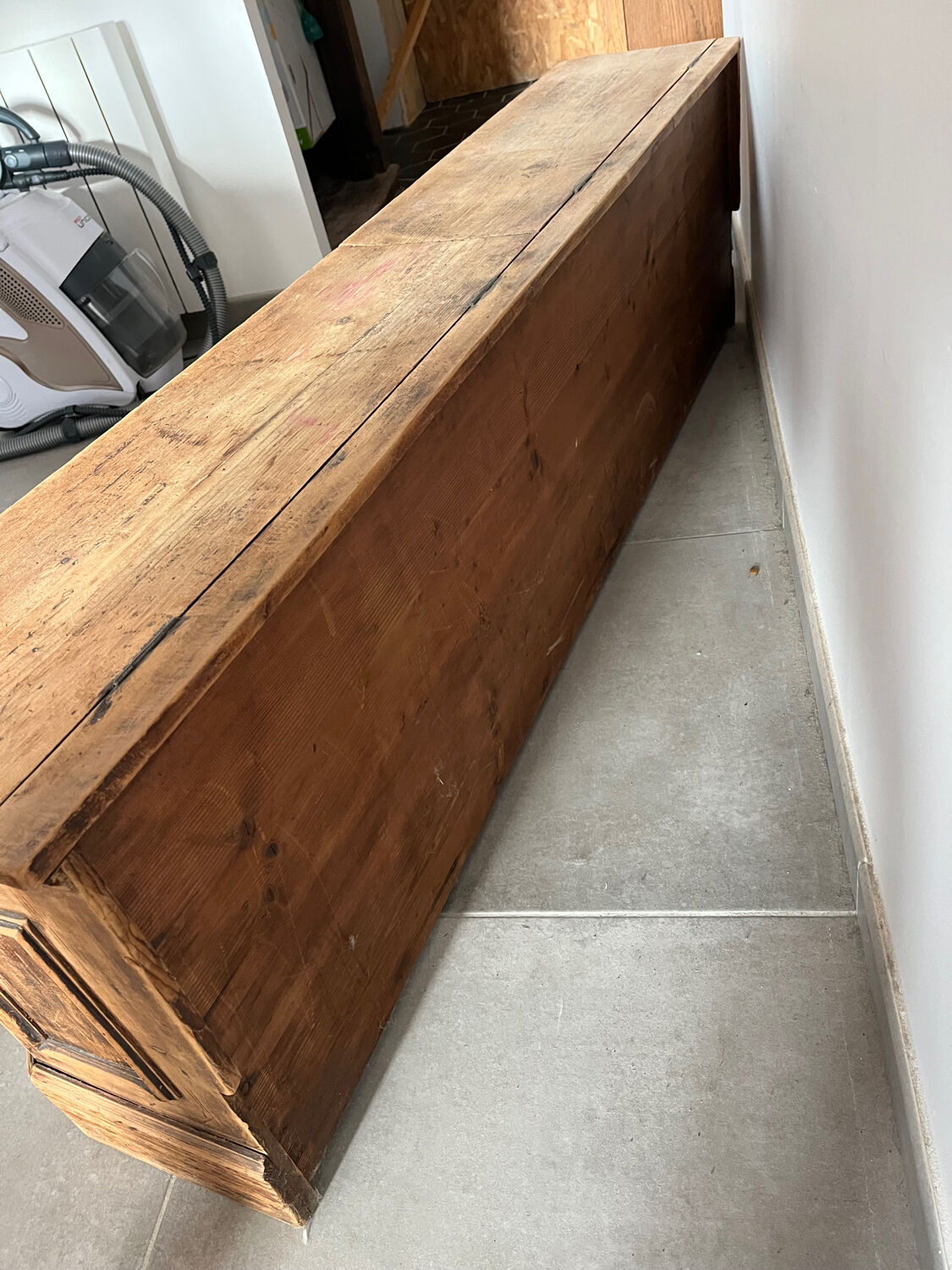 Entrance bench safe