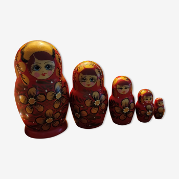 Poupées russes , matriochka peintes à la main