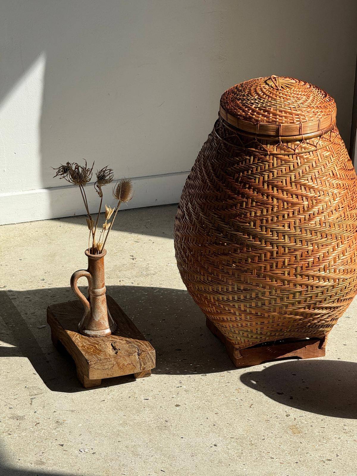 Large oval basket Indonesian weaving with lid H65 D50