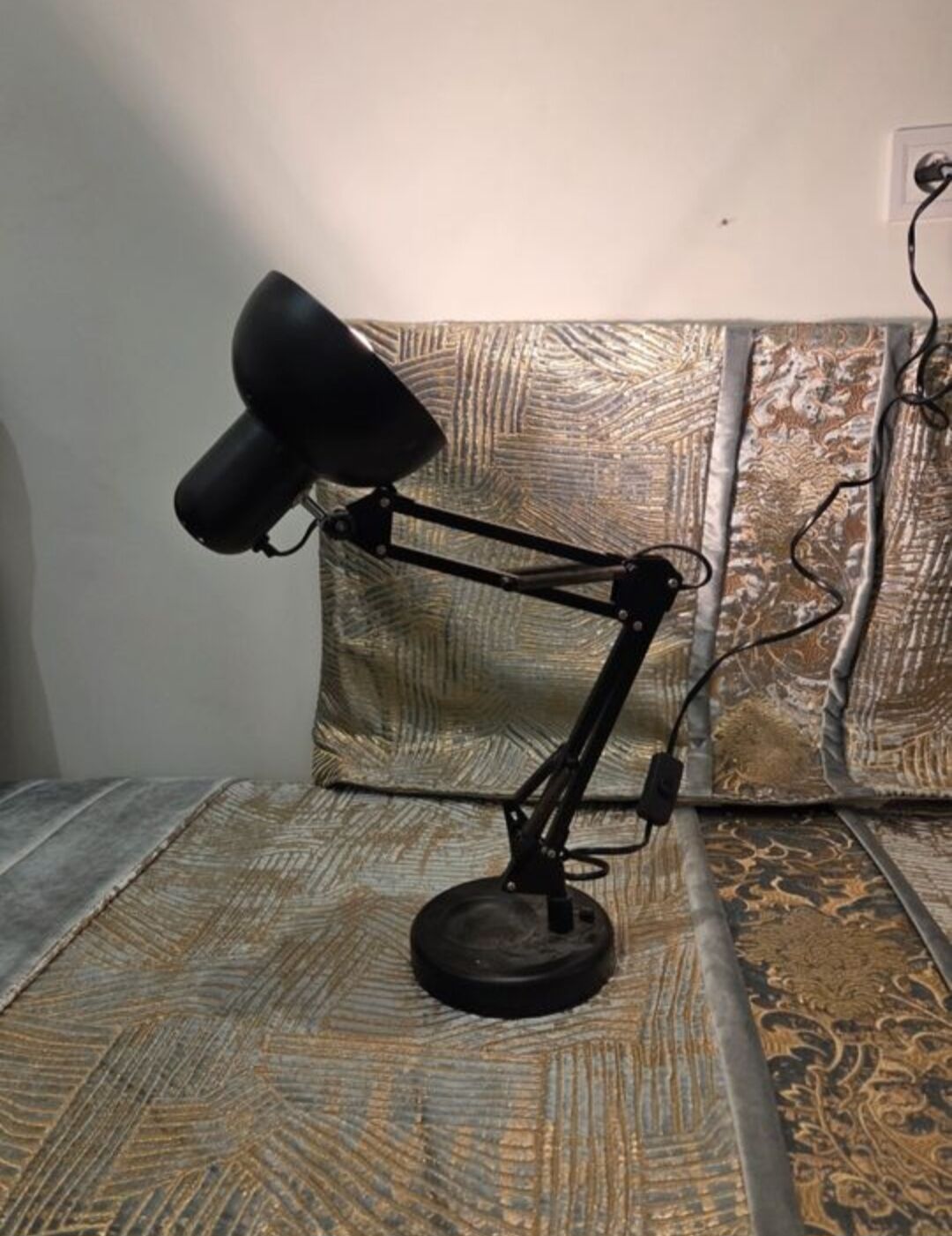 Vintage articulated black lamp