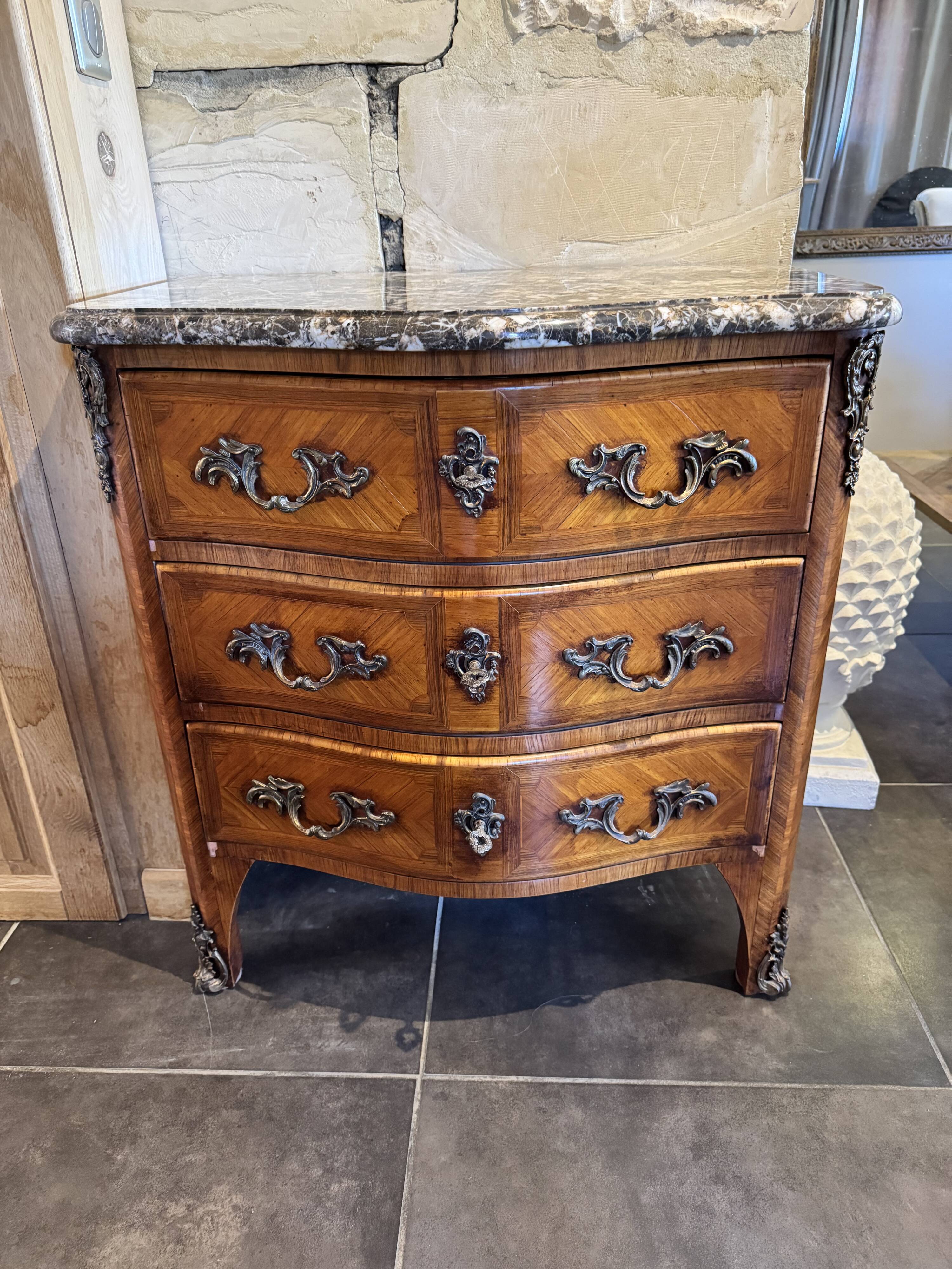 Small Louis XV Transition jump commode, Breccia marble, 79 cm