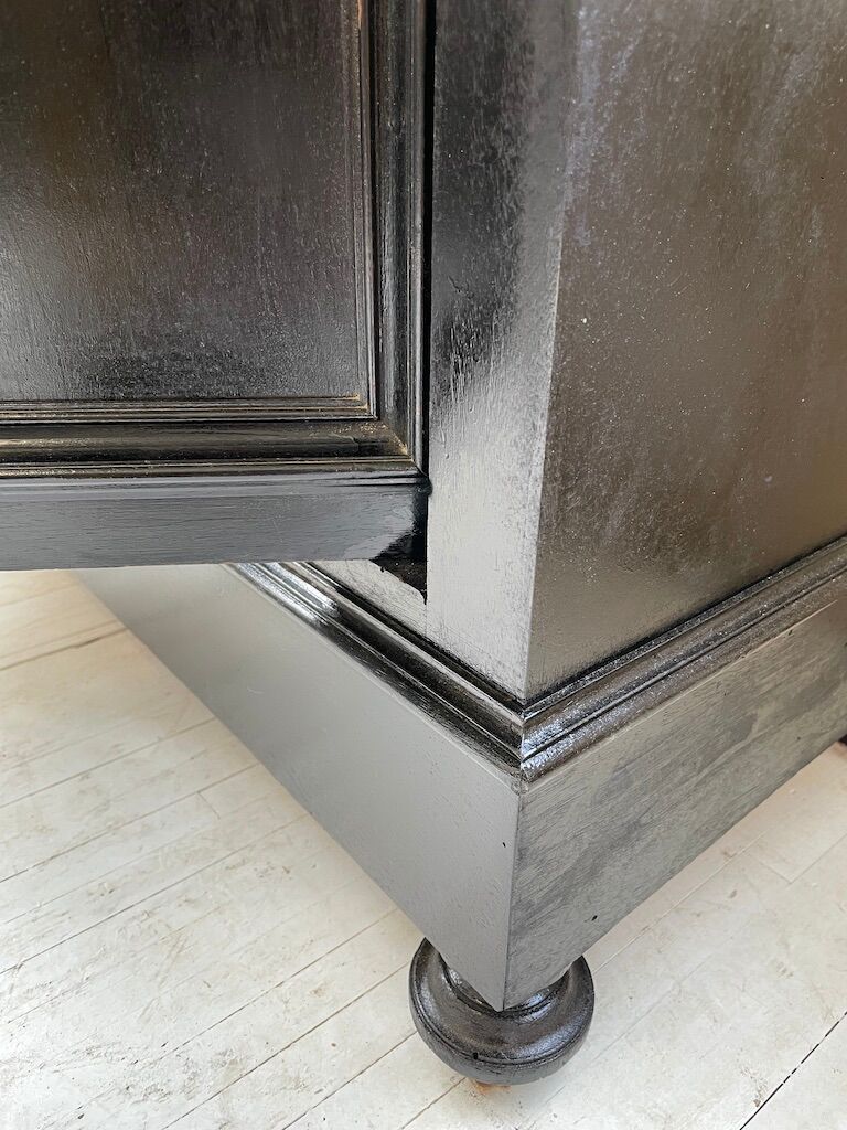 Napoleon 3 walnut window glass cabinet