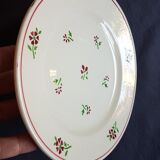 Serving from serving dessert in earthenware
