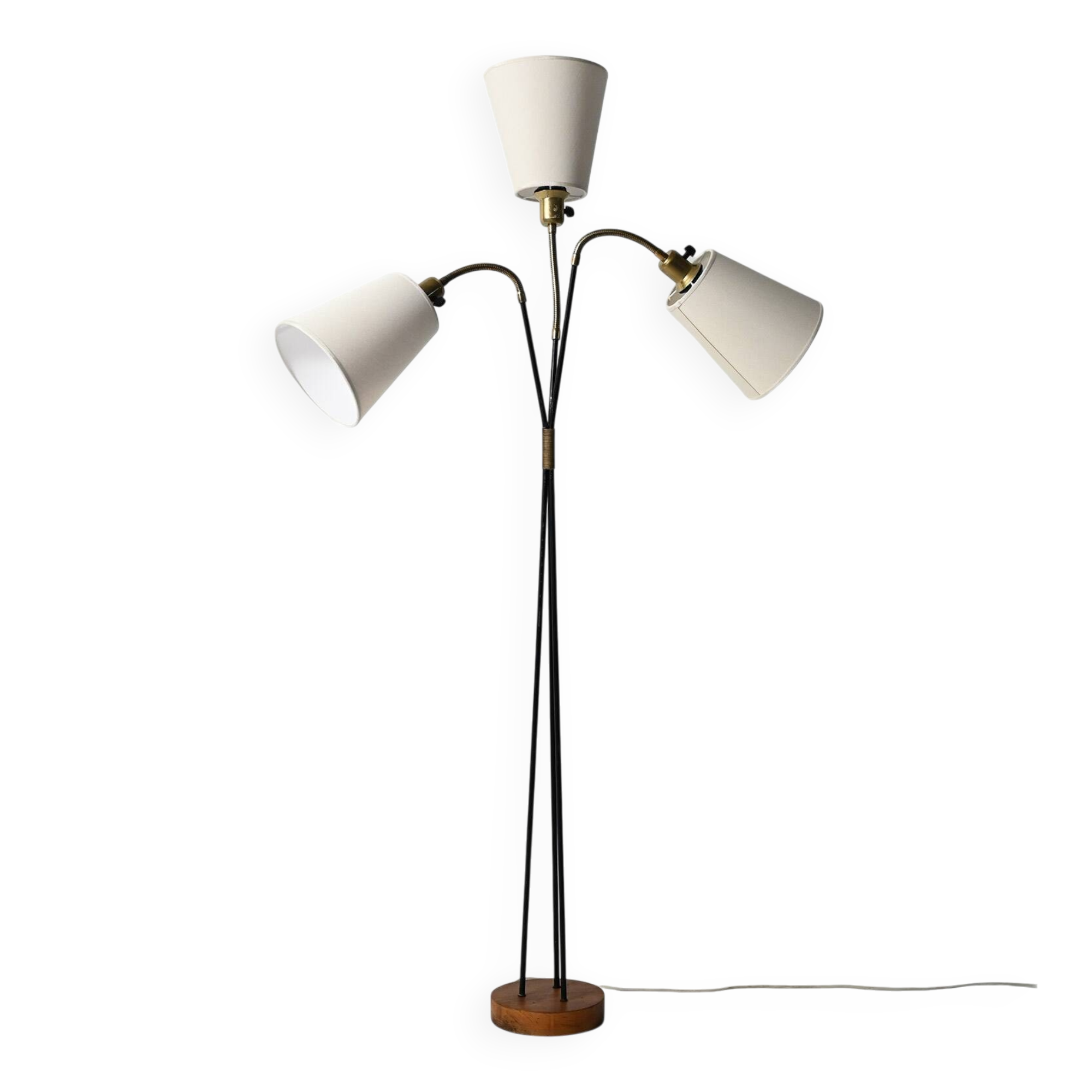 Lampadaire scandinave à trois lumières