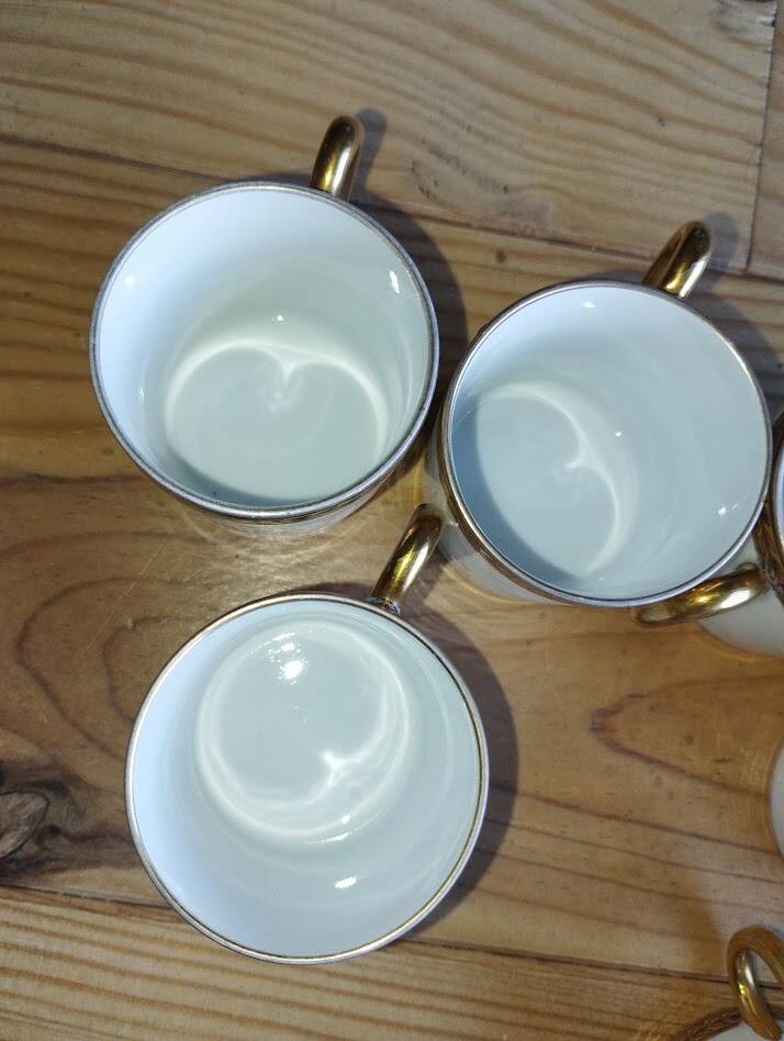 Coffee service for 6 people in Limoges porcelain by Robert Haviland, 1930.