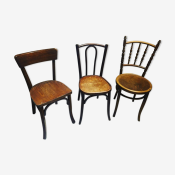 LOT 3 CHAISES BISTROT ANCIENNES COLLECTION DECO