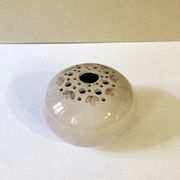 Vase pique fleurs en céramique vernissée