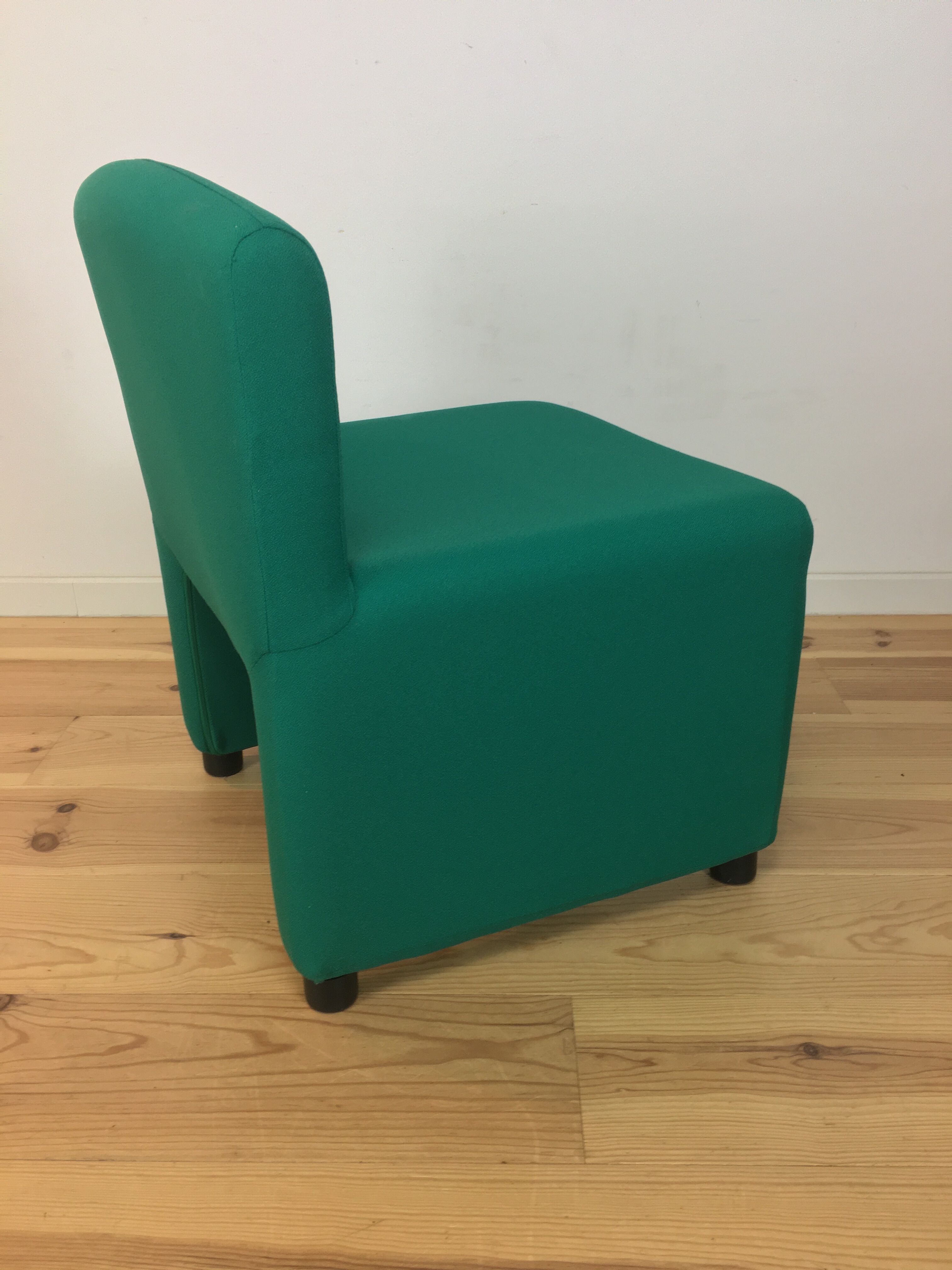 80's pop-style Arfa side chair, green