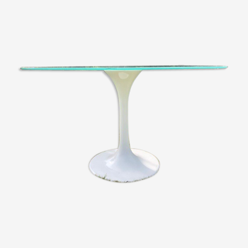 Oval table tulip foot
