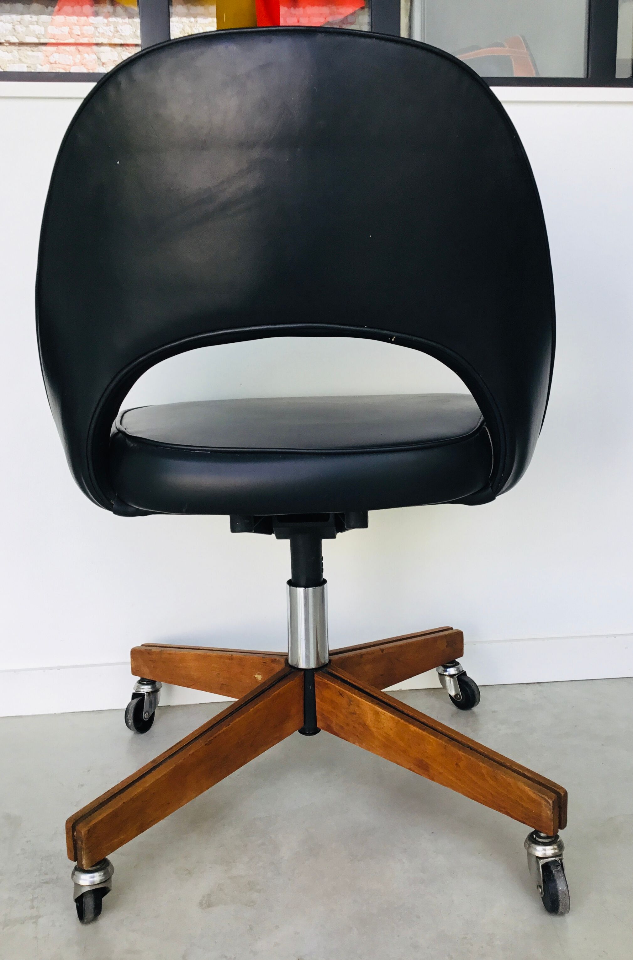 Conference chair with wheels by Eero Saarinen for Knoll International - 1950